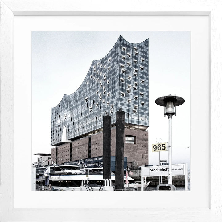 Cosman-Interior Rahmenfarbe: weiss matt / Grösse: Quadrat 55 (55x55cm) / Motiv: farbe Poster Hamburg "Elphi" HH46B