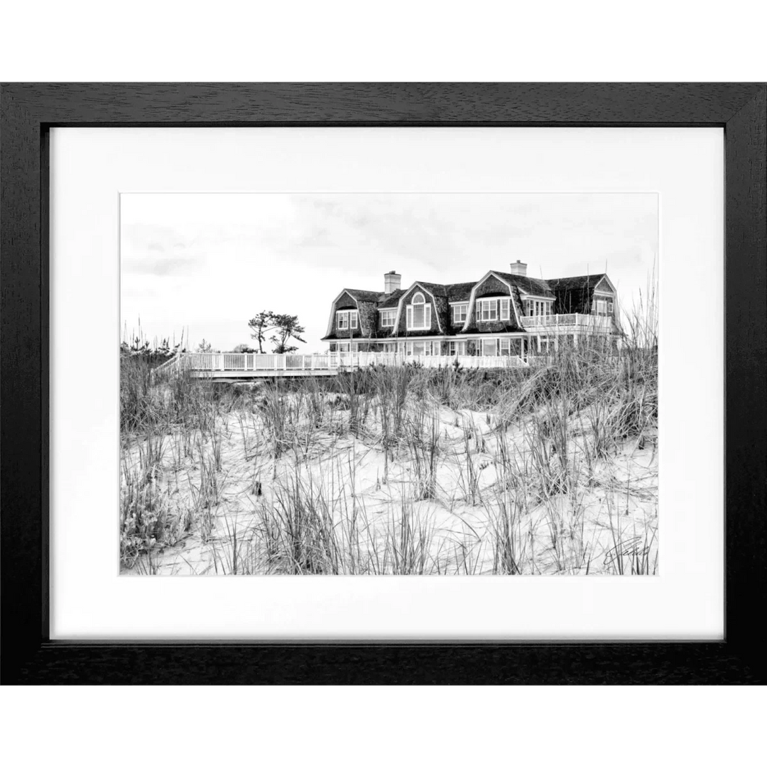 Cosman-Interior Motiv: schwarz/weiss / Grösse: S (31cm x 25cm) / Rahmenfarbe: schwarz matt Poster Hamptons Long Island "Beach House" HM28